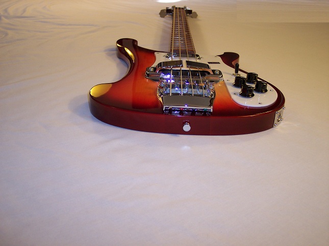 4001C64 Bass Picture 12